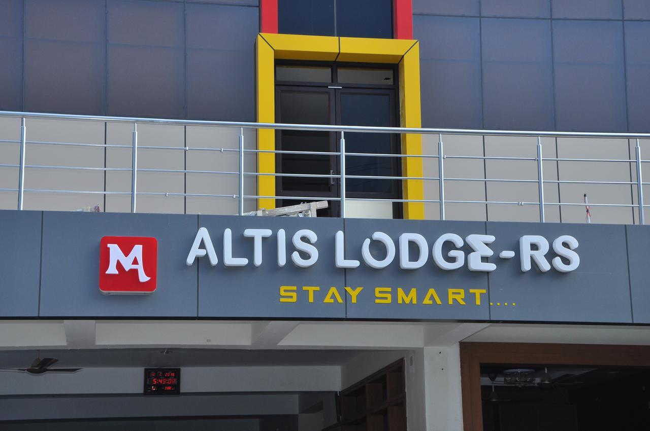 Altis Lodge Erode Exterior foto